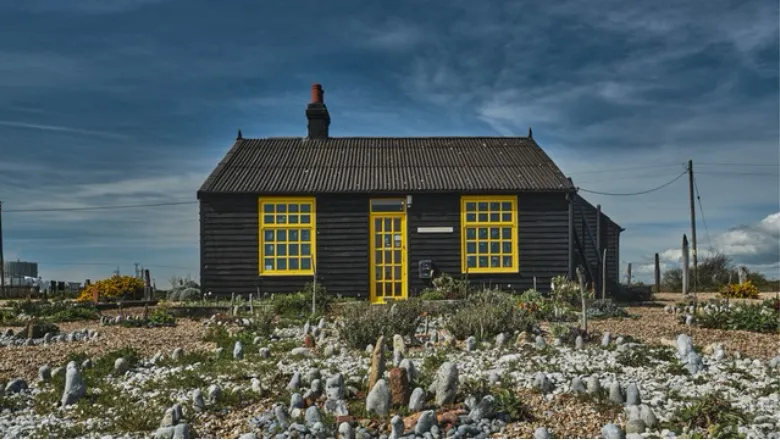 241105 derek jarman cottage 780x440