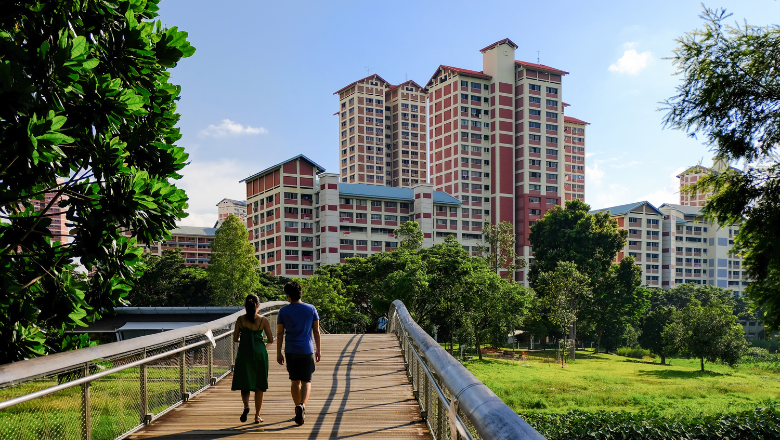 singapore couple 780x440 (shutterstock)