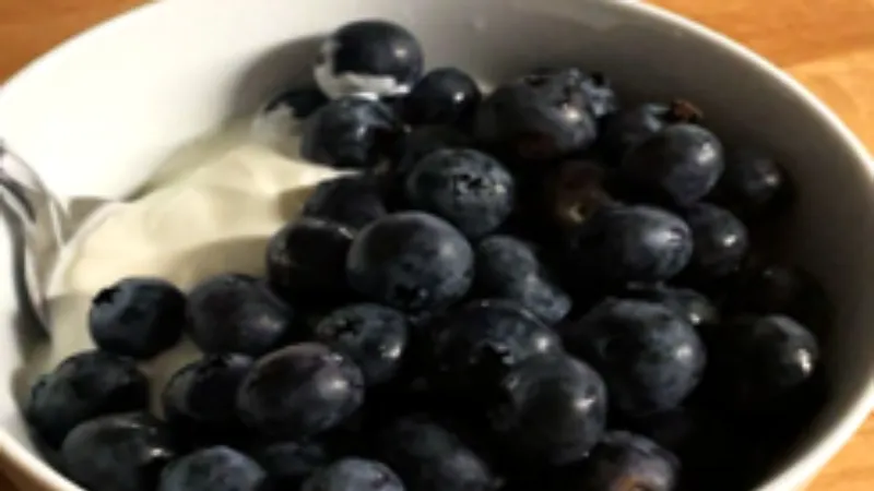 Blueberries and yoghurt