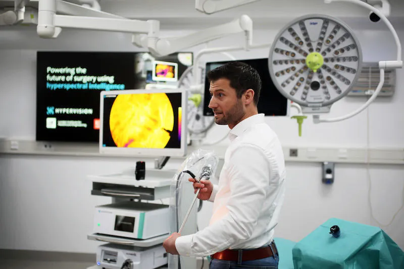 Dr Michael Ebner demonstrates Hypervision Surgical Ltd's advanced imaging technology.