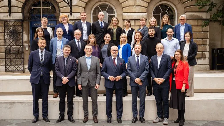 Estonian delegation, including President Alar Karis, standing outside Guy’s Campus, King’s College London.