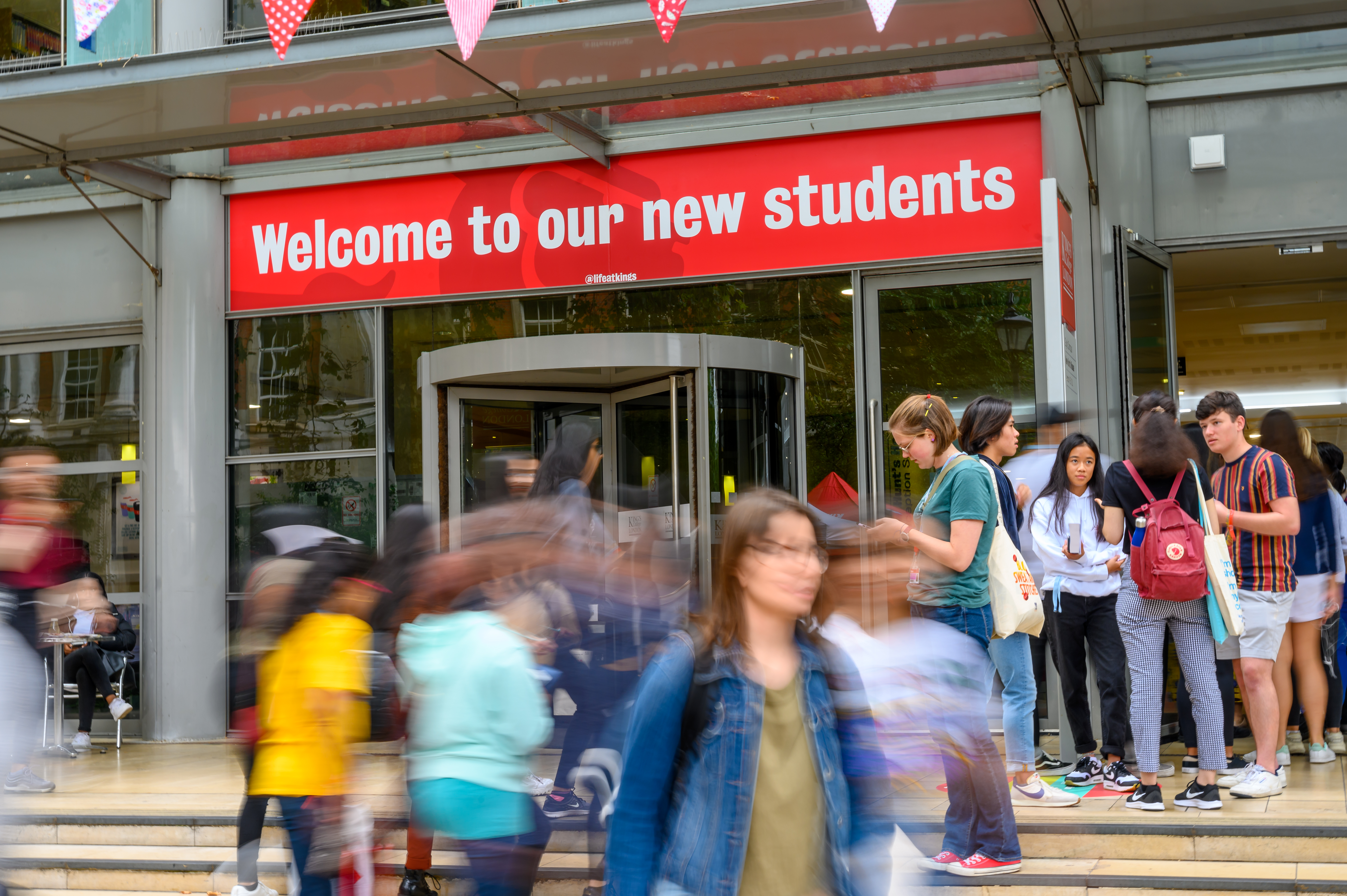 welcome to our new students sign version 2