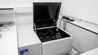 Hitachi U4100 Spectrometer