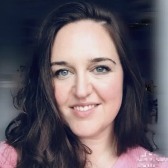 Kate Saunders