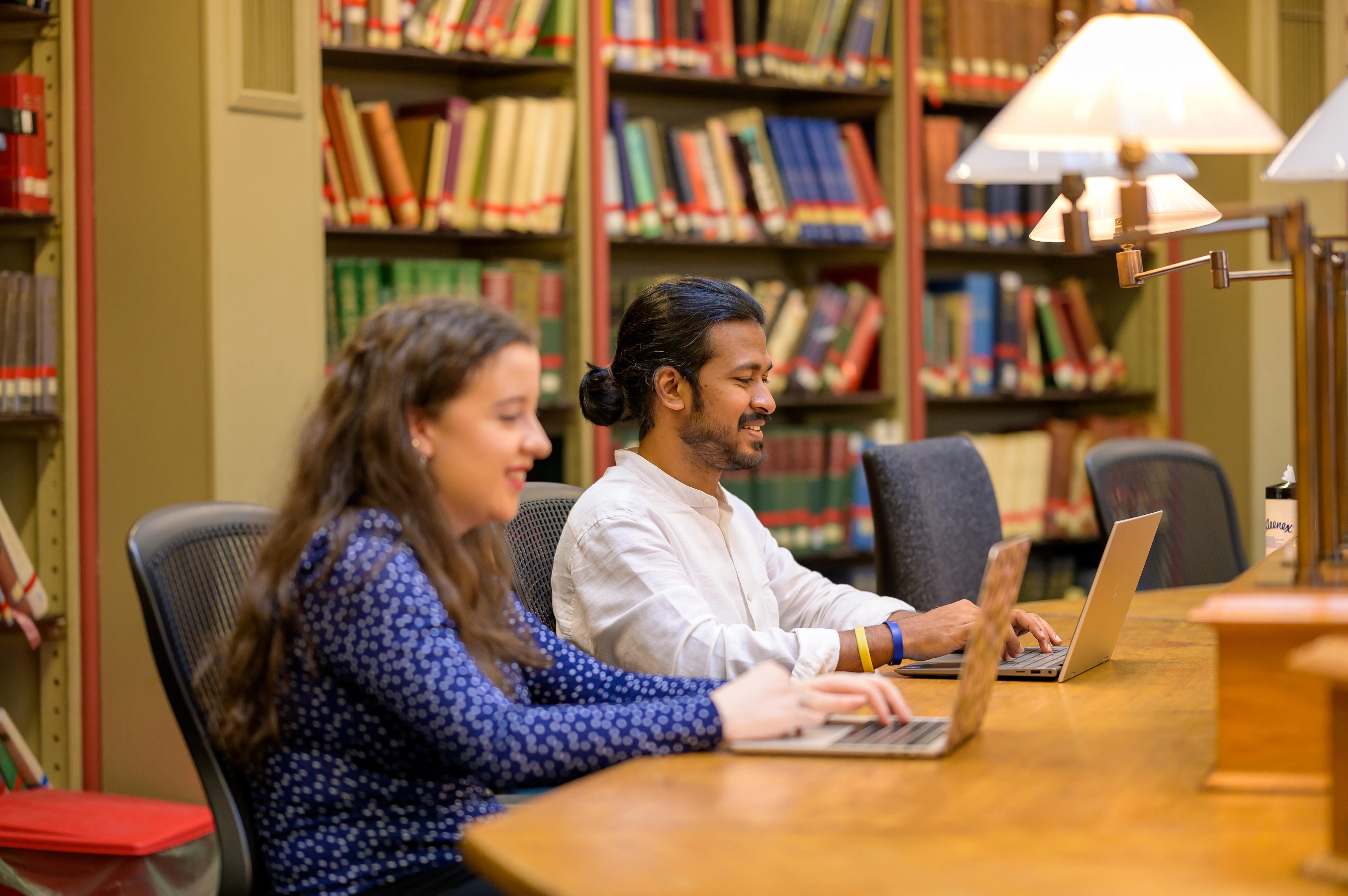 Kings Students on laptops in maughan library Aug 2022